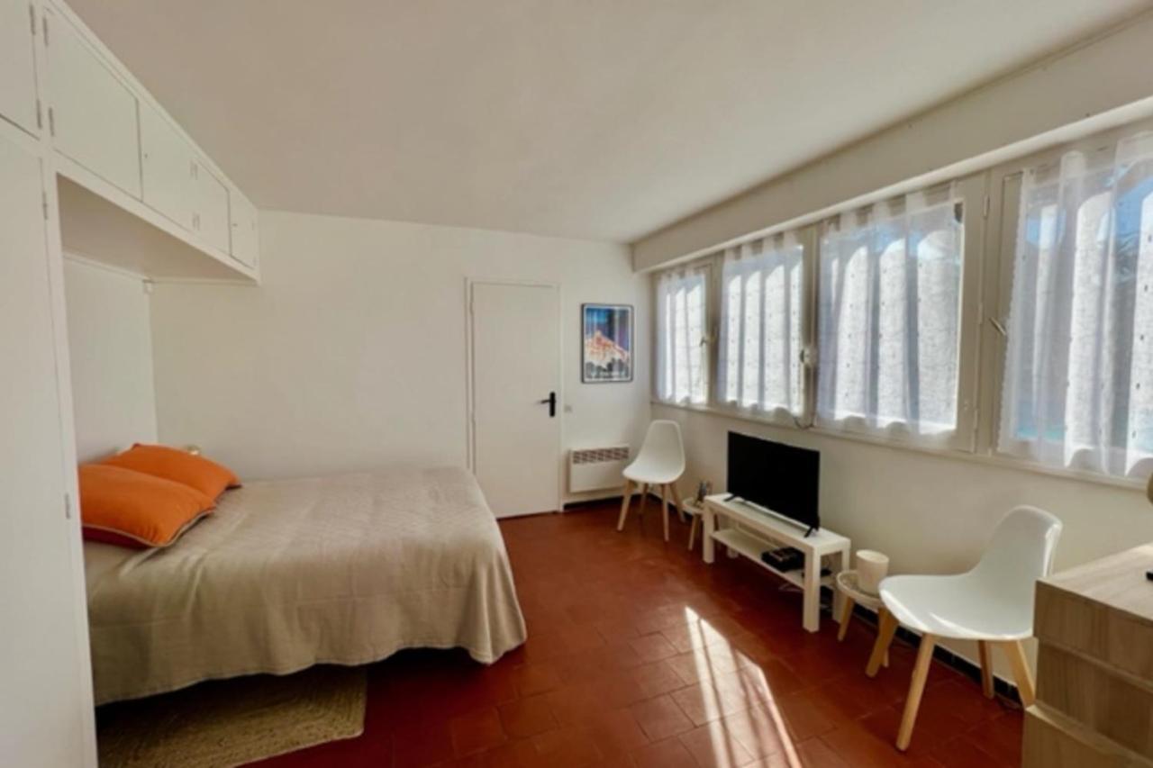 35M With Pool For Couple In Saint Tropezアパートメント エクステリア 写真